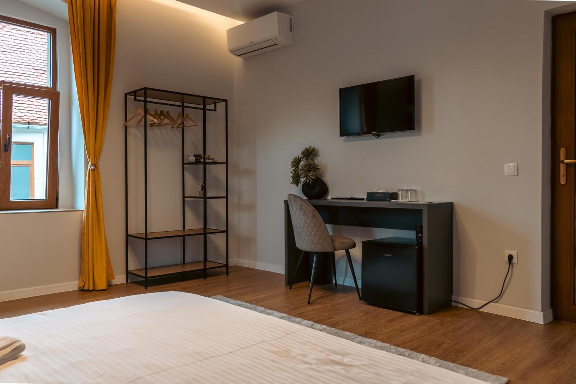 Epic Boutique Hotel ซีบิว ภายนอก รูปภาพ